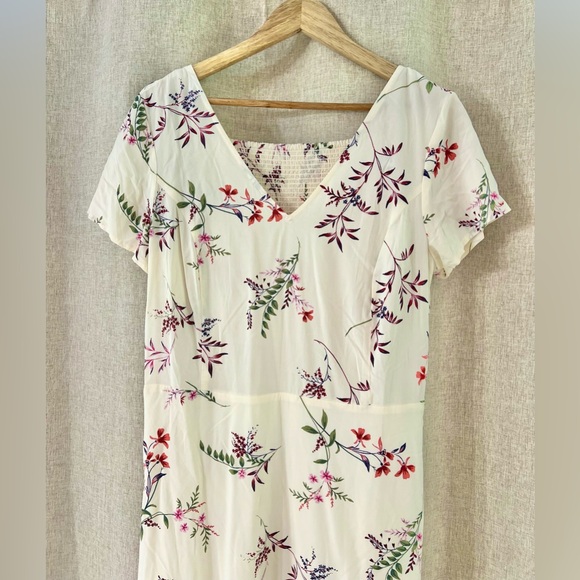 NWT Floral Dress - Picture 2 of 5